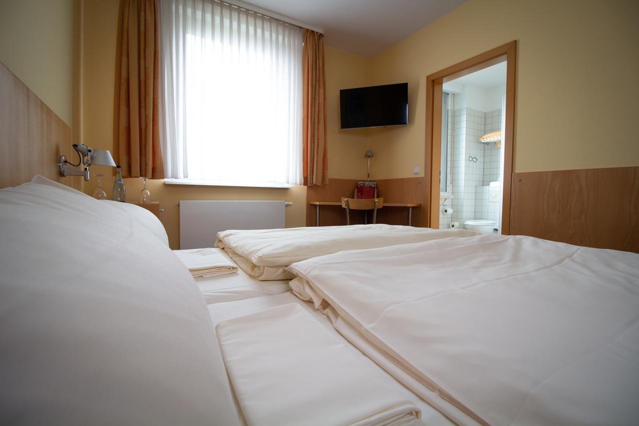 Hotel Goldene Gans Mannheim Bagian luar foto