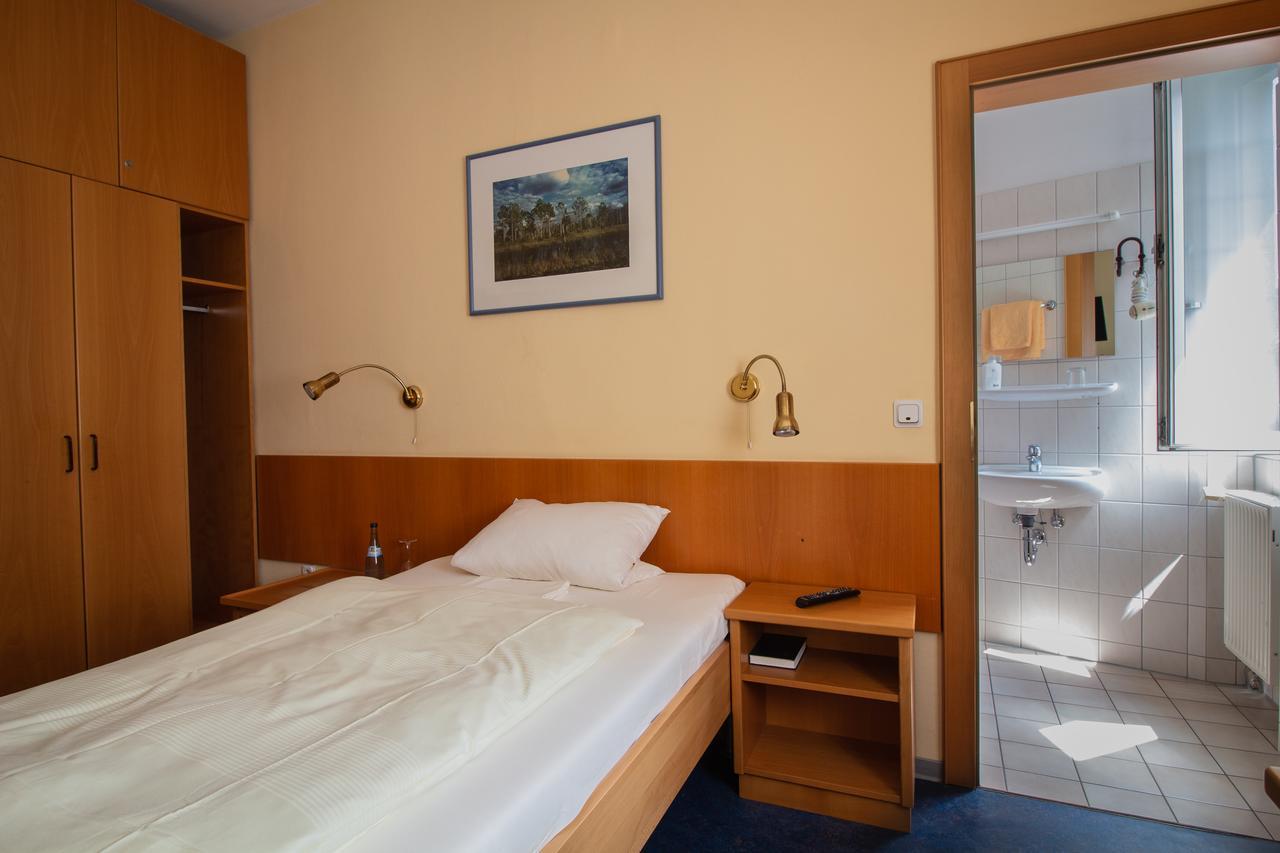 Hotel Goldene Gans Mannheim Bagian luar foto
