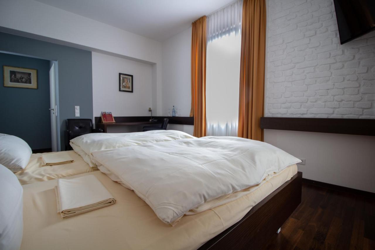 Hotel Goldene Gans Mannheim Bagian luar foto